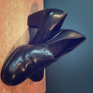 Dansko Beth Black shoe